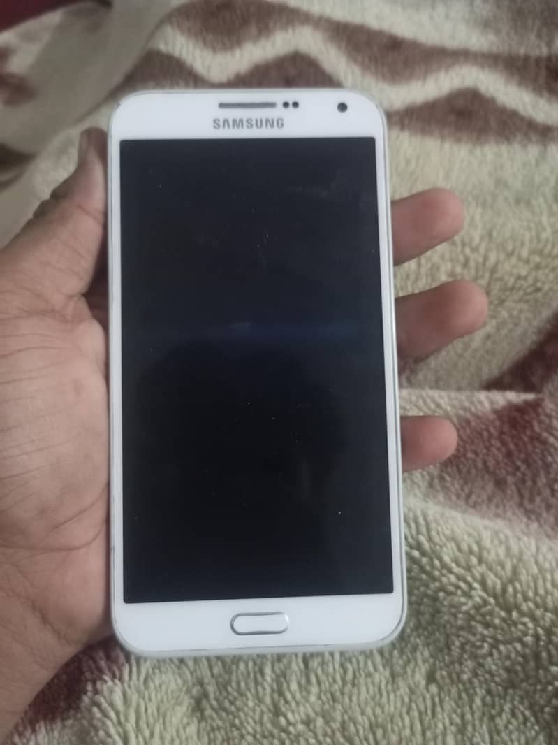 Samsung Galaxy E7 1