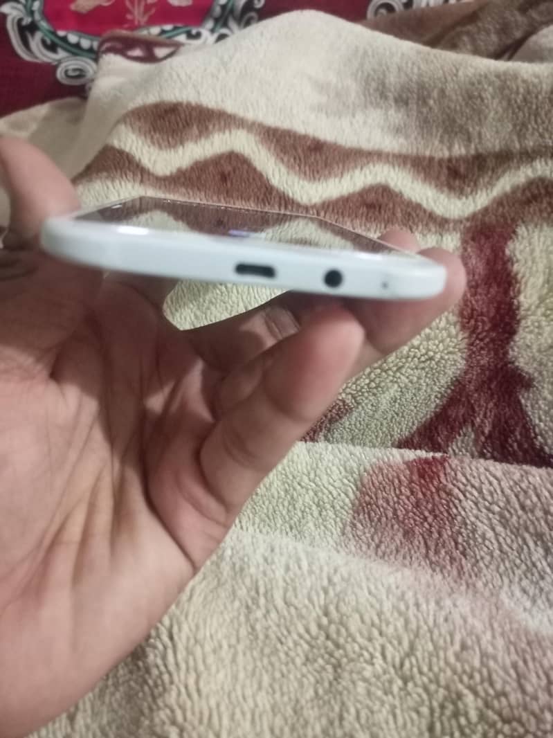 Samsung Galaxy E7 3