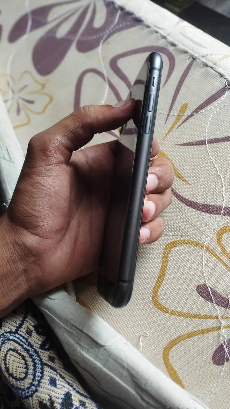 Apple iPhone 11 2