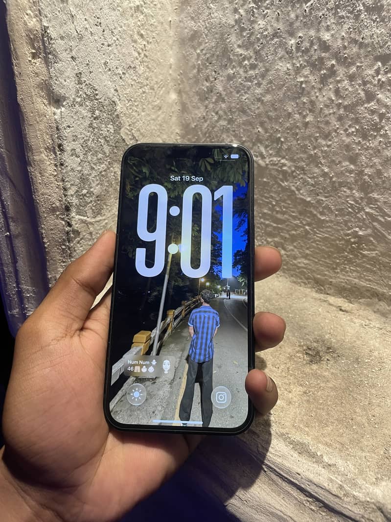 Apple iPhone 13 5