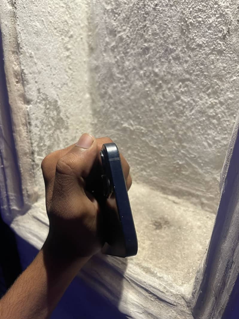 Apple iPhone 13 6