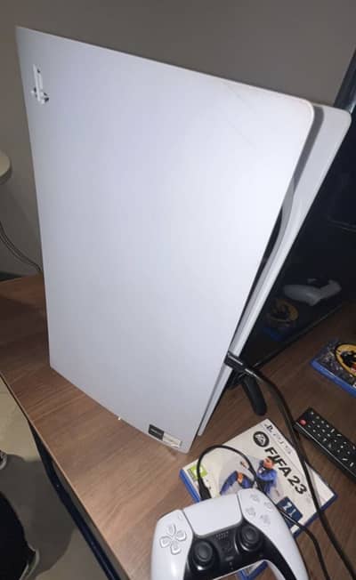 Ps 5 825gb slightly used with original controller cable box