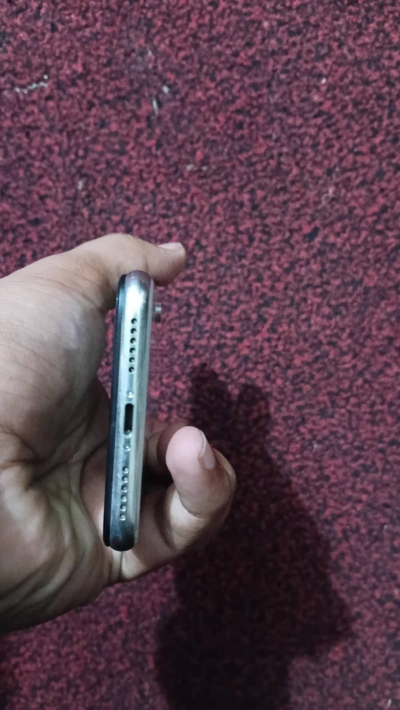 Apple iPhone X 3