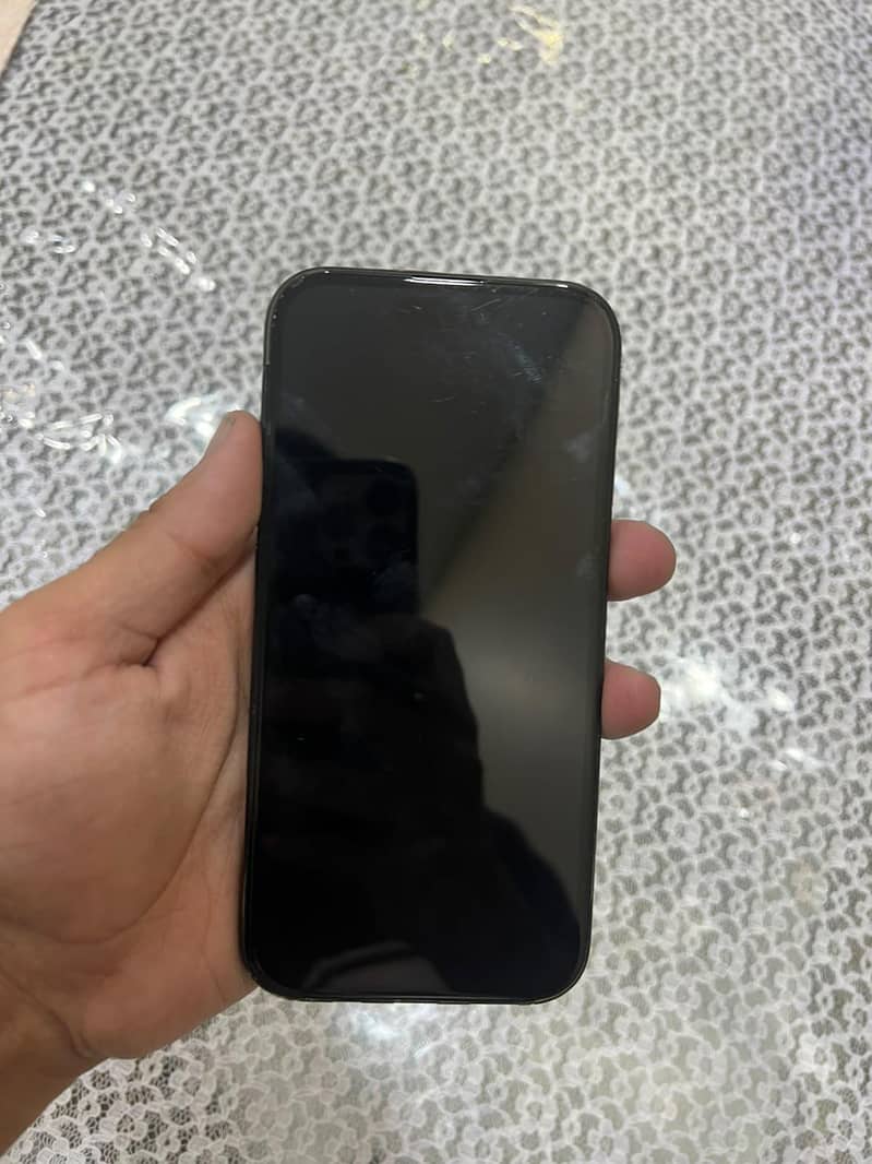Apple iPhone 15 4