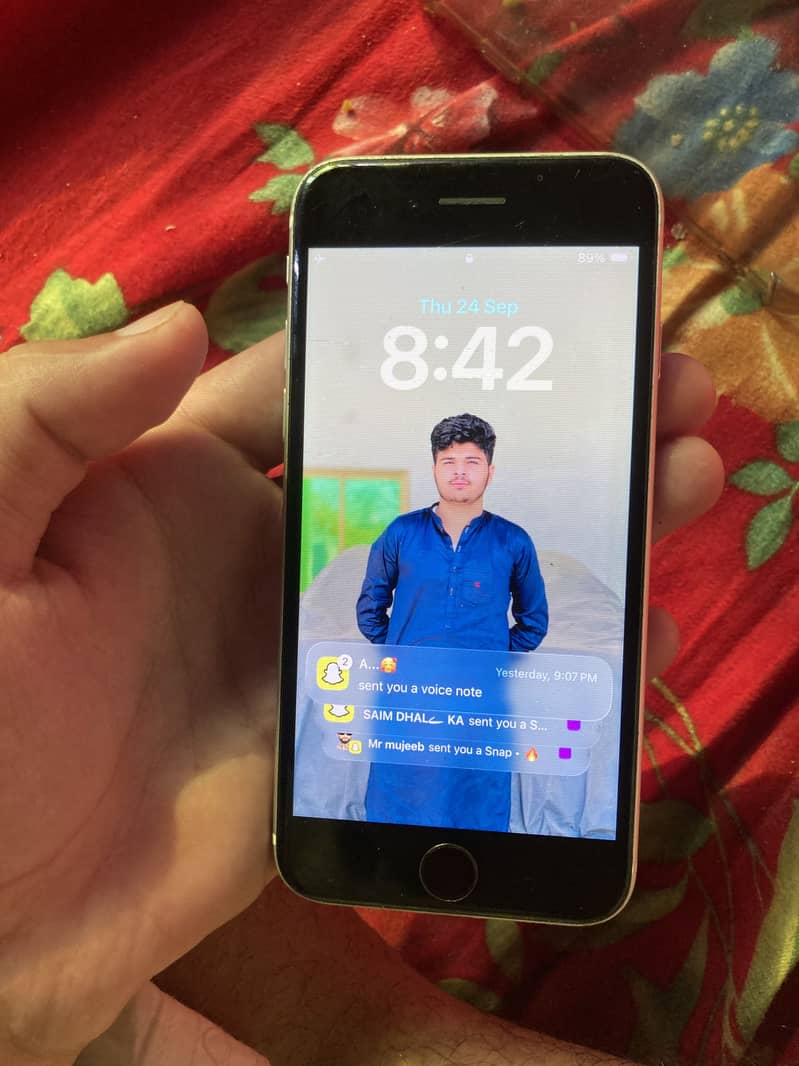 Apple iPhone SE 6
