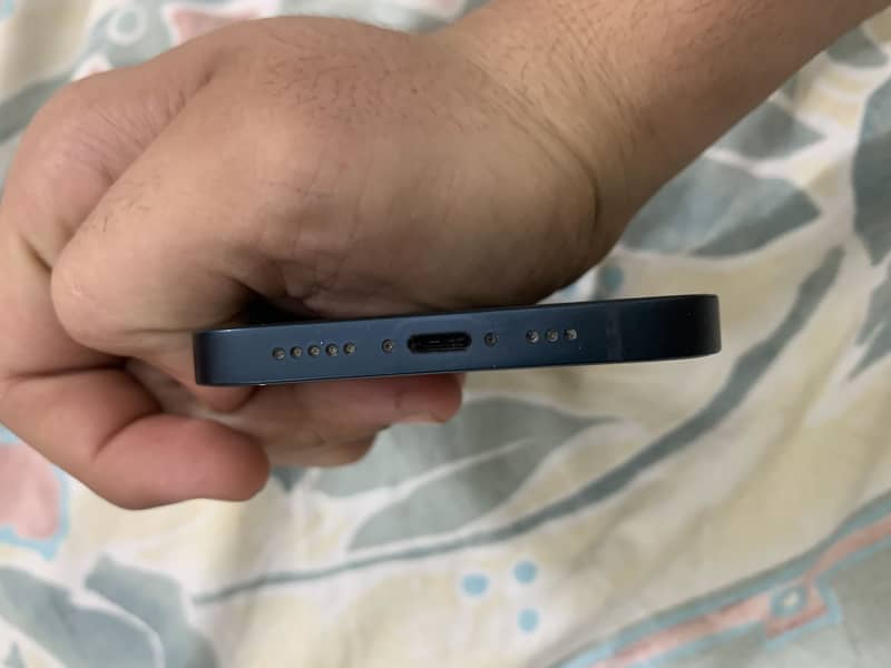 Apple iPhone 13 1
