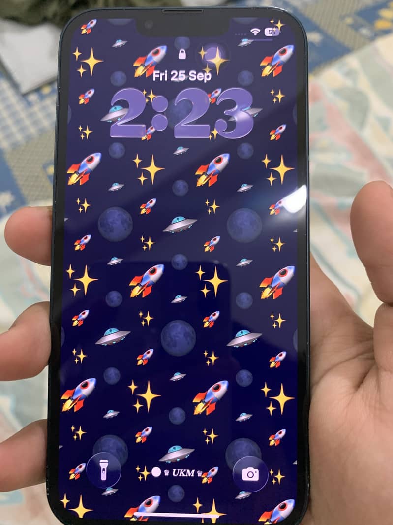 Apple iPhone 13 8