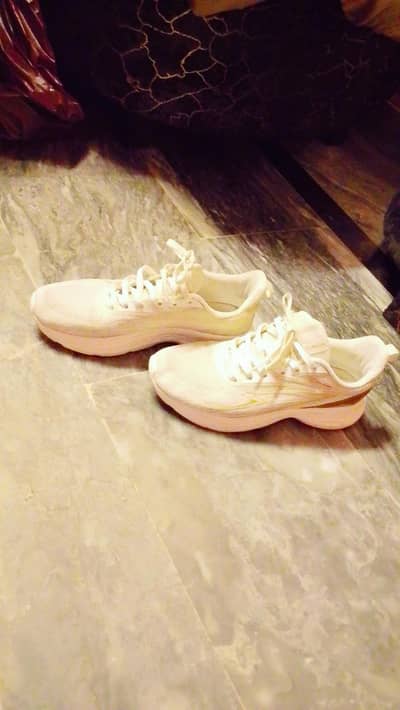 2 pair shoes sale size 9 anteek piece jis bhii ko chye Rabta kren
