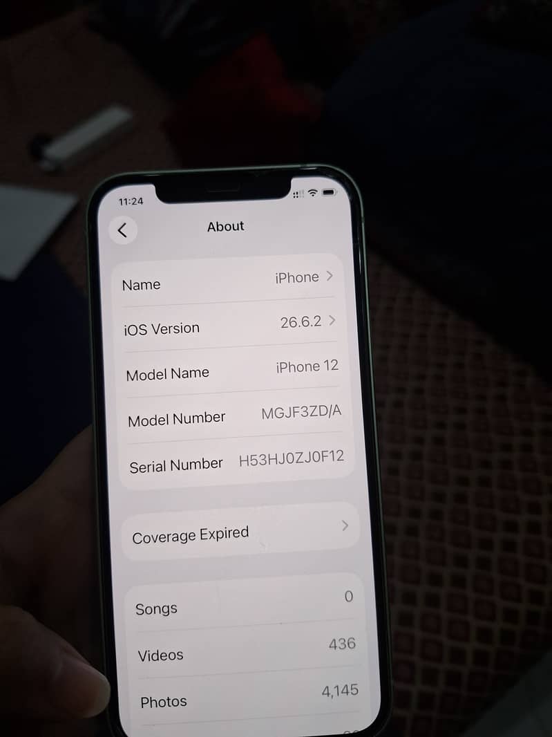 Apple iPhone 12 4