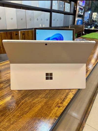 Microsoft Surface Pro 8/256ssD i5 6th