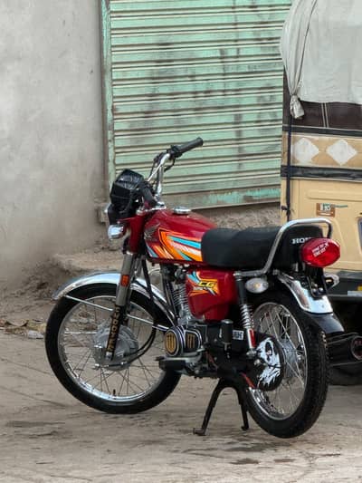 Honda CG 125 2K26 brand new condition 900 KM 5th months