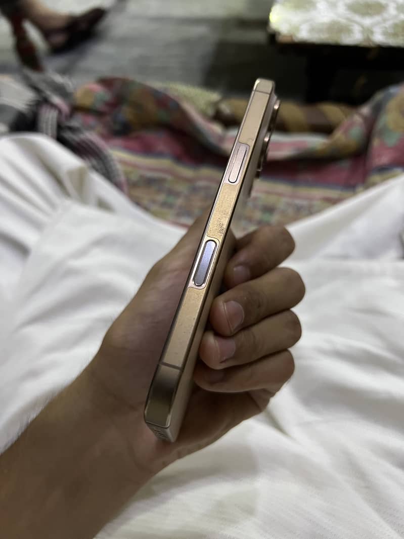 Apple iPhone 16 Pro 5