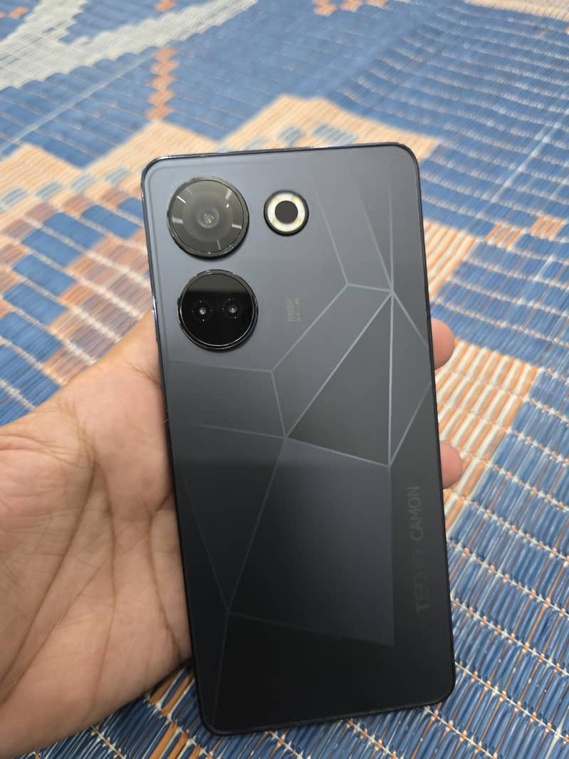 Tecno CAMON 20 0