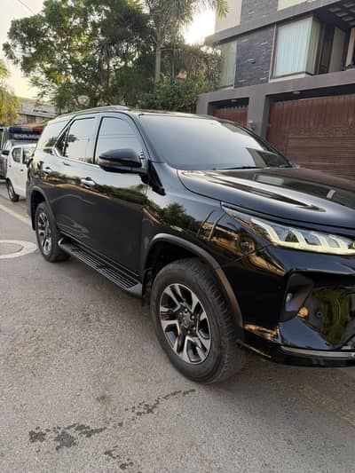 Toyota Fortuner Legender 2023