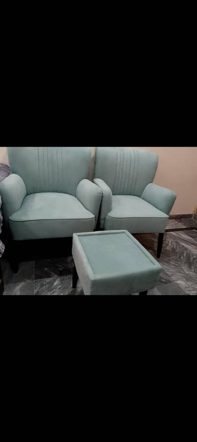 2 chairs 1 table