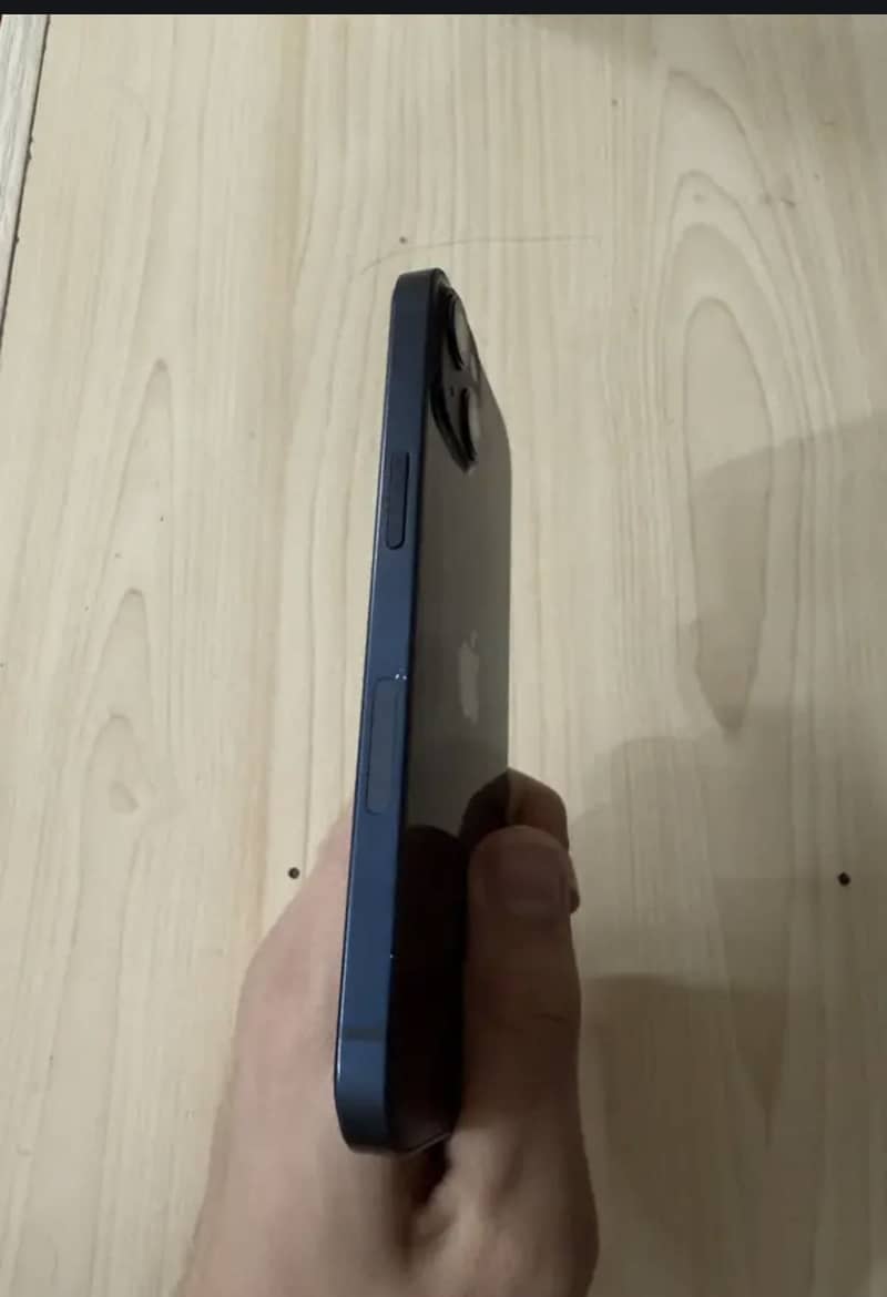 Apple iPhone 13 1