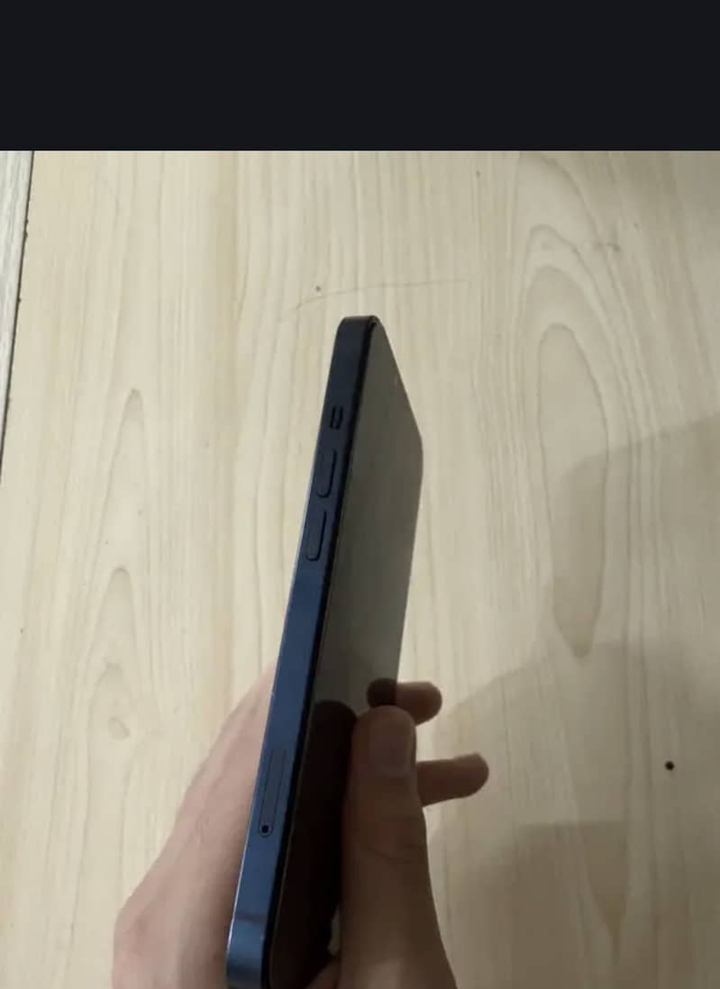 Apple iPhone 13 2