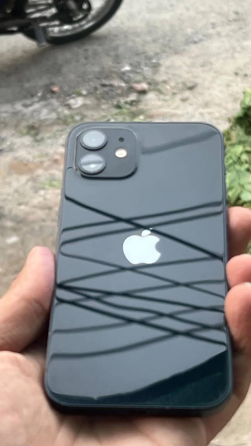 Apple iPhone 12 3