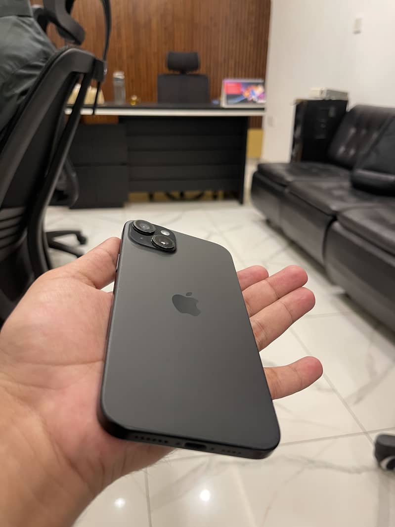 Apple iPhone 15 plus 2