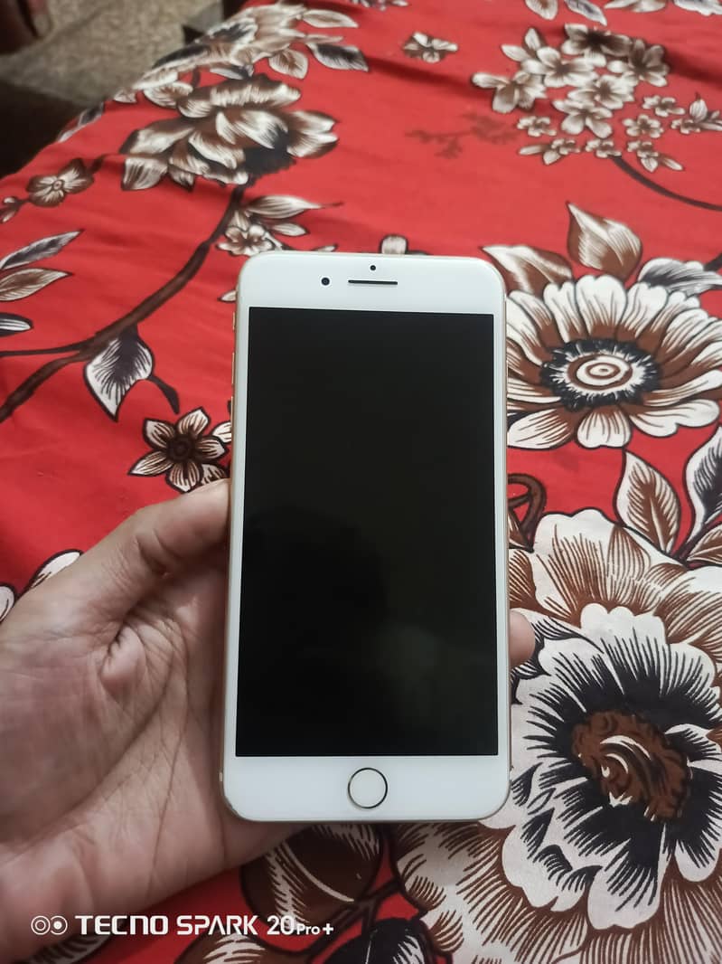 Apple iPhone 7 Plus 1