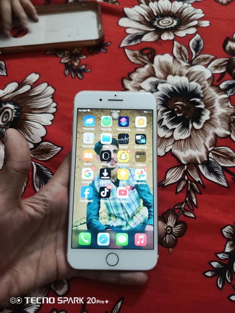 Apple iPhone 7 Plus 5