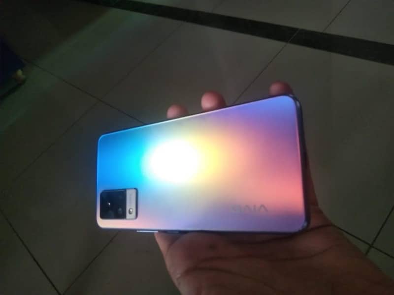 Vivo V21 1