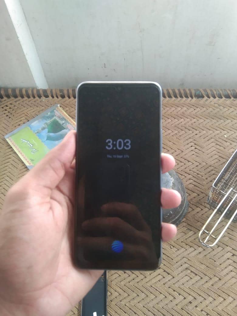 Vivo V21 3
