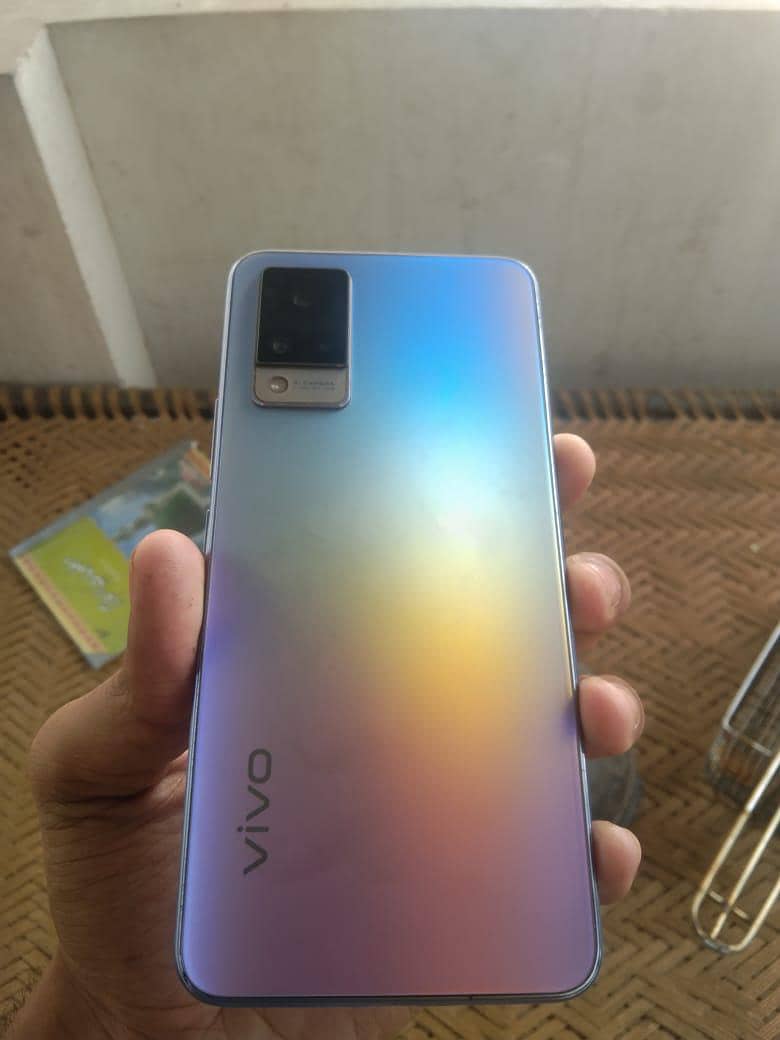 Vivo V21 4