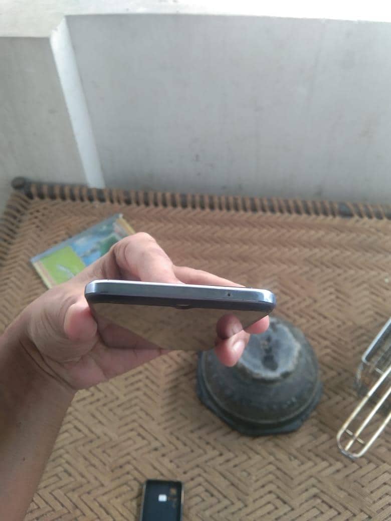 Vivo V21 10