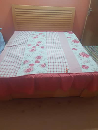 BED WITH MATRESS