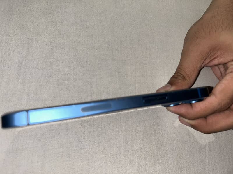 Apple iPhone 13 2