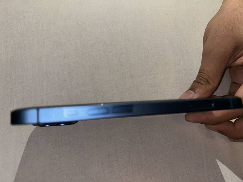 Apple iPhone 13 6