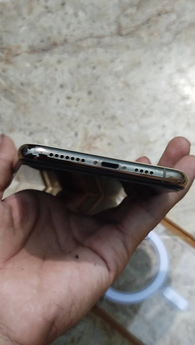 Apple iPhone 11 Pro Max 1