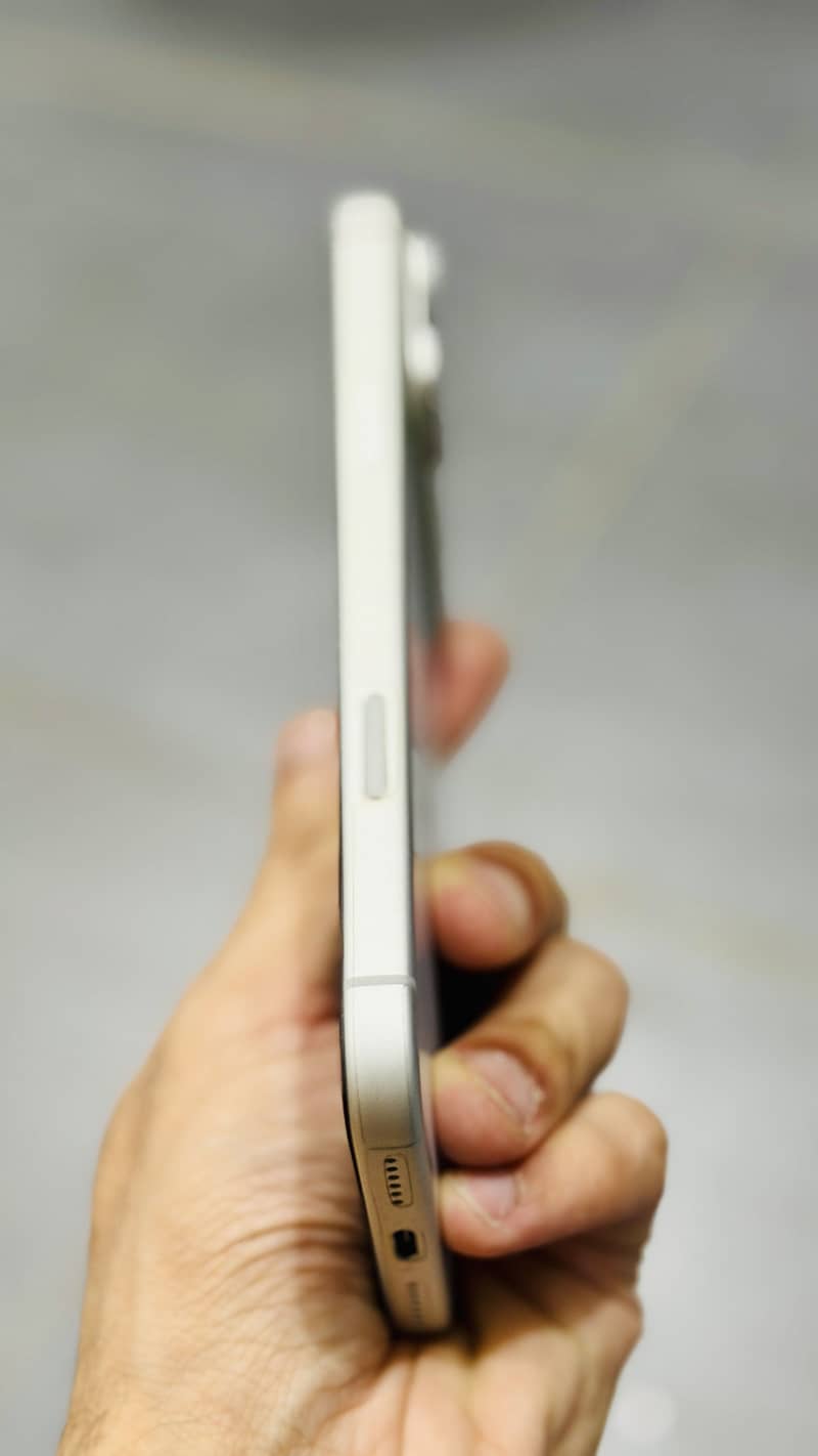 Apple iPhone 17 Pro Max 5