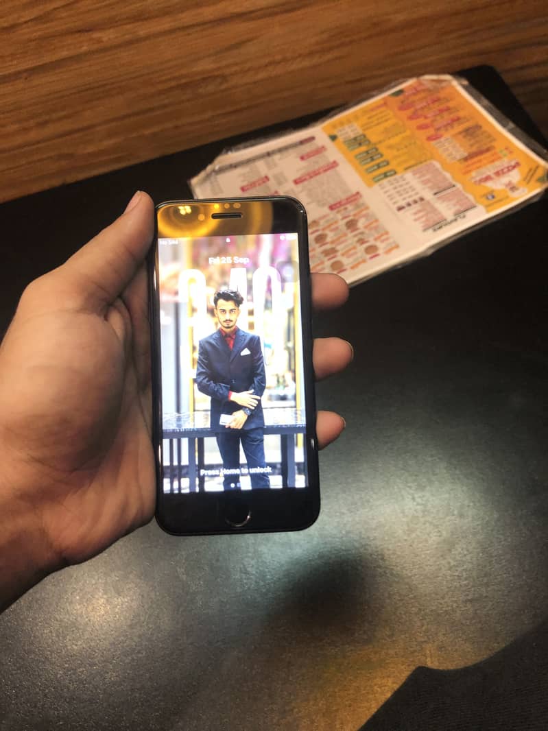 Apple iPhone SE 0
