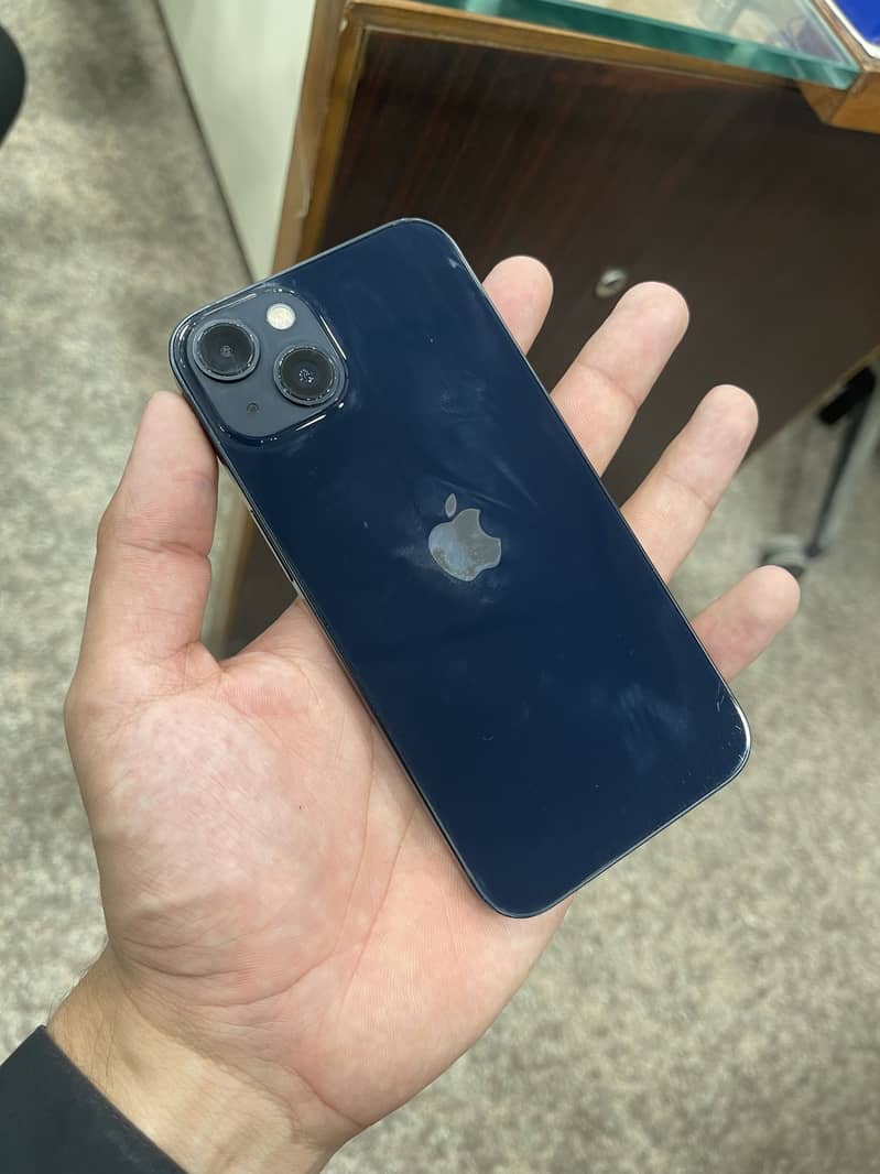 Apple iPhone 13 2