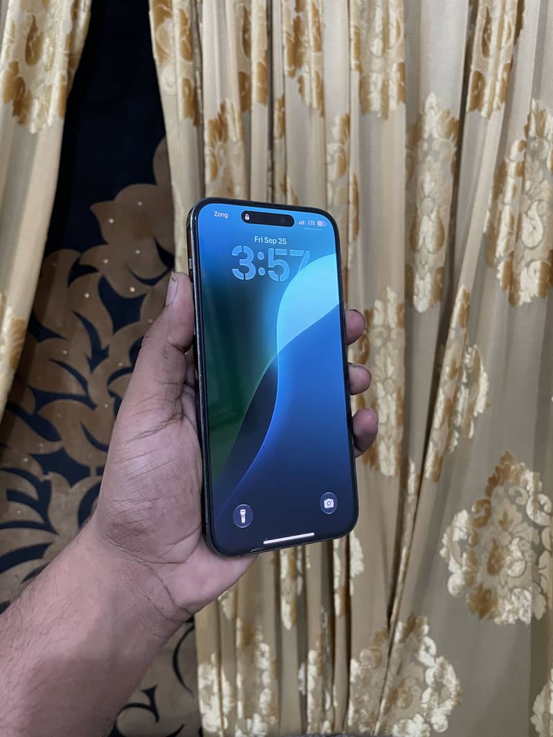 Apple iPhone 14 Pro Max 1