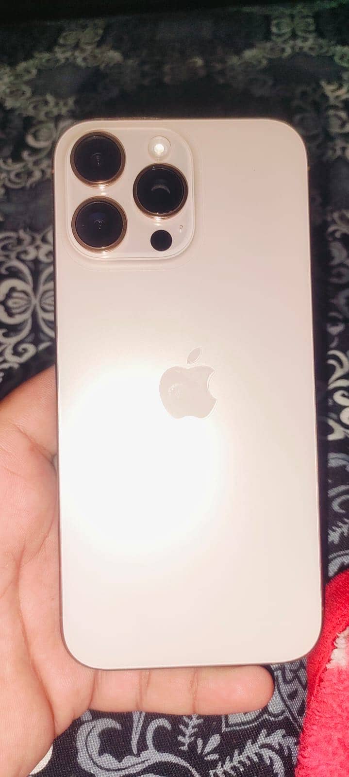 Apple iPhone 16 Pro Max 0