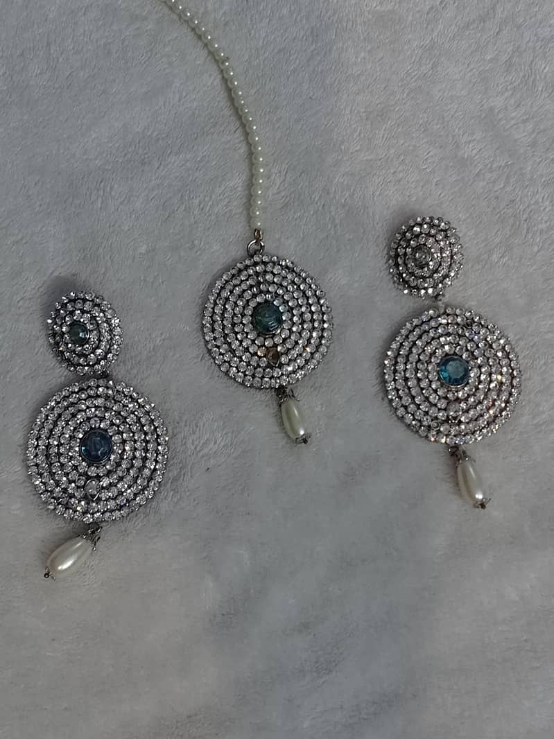 silver with blue centre 1