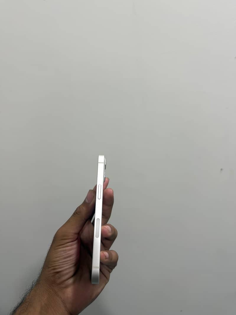 Apple iPhone 13 3