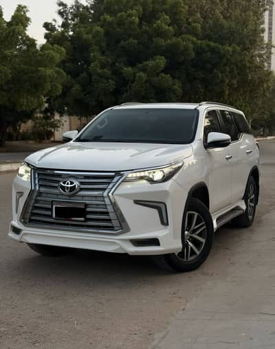 URGENT sale TOYOTA FORTUNER SIGMA 2.8 DIESEL 4x4 MODEL 2018 REGIS 2018