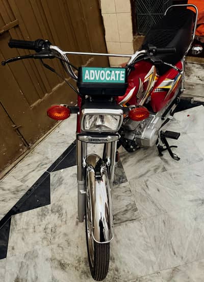 honda 125 red color