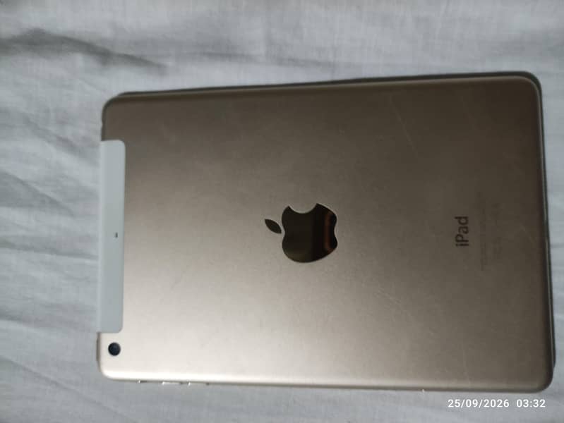 Apple iPad Mini 3 8