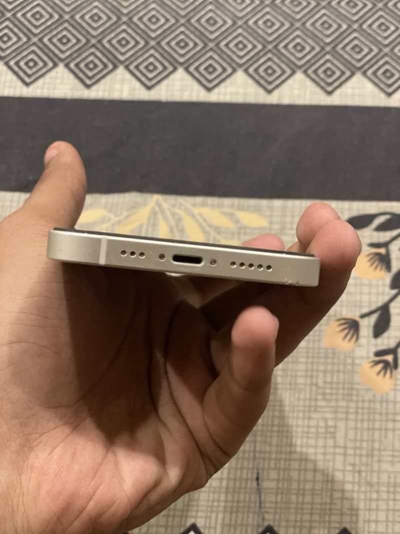 Apple iPhone 13 1
