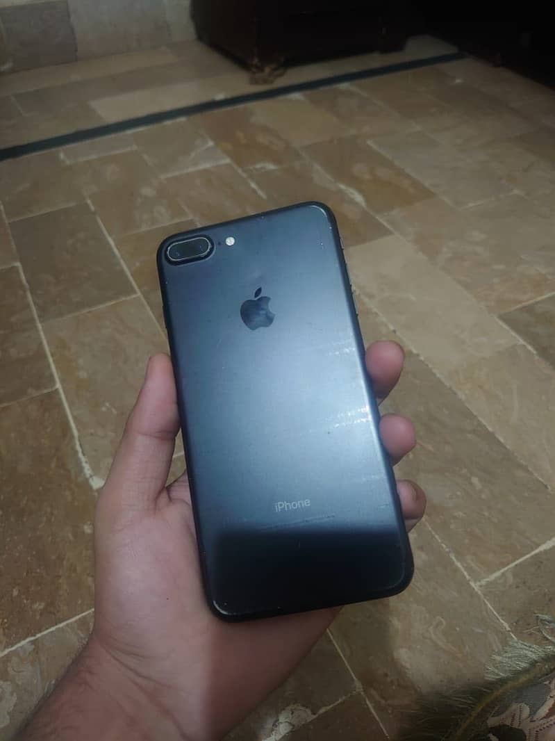 Apple iPhone 7 Plus 0