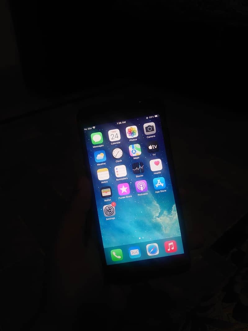 Apple iPhone 7 Plus 1