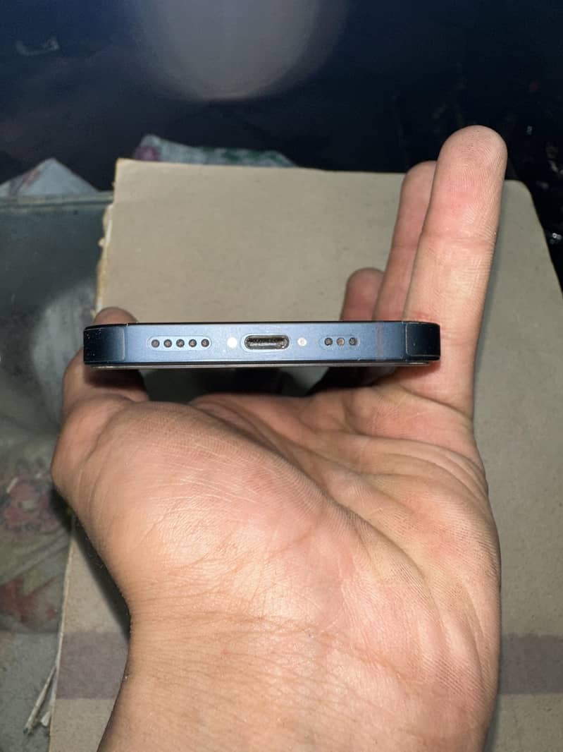 Apple iPhone 13 2