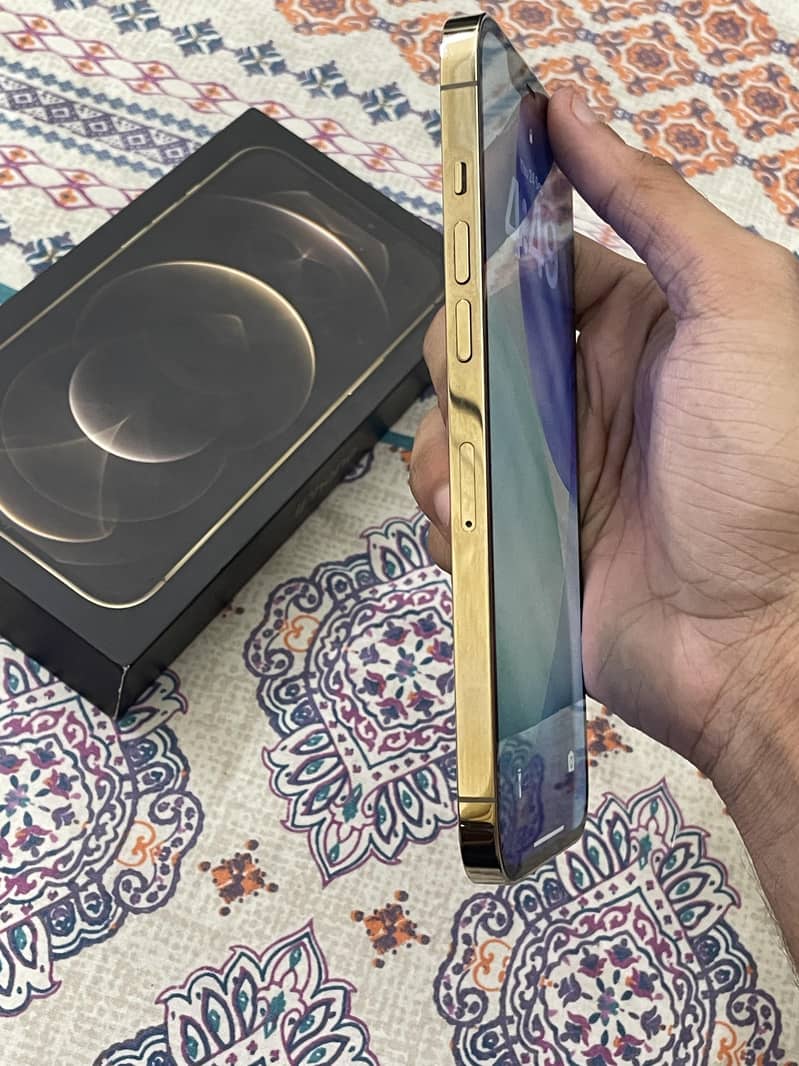 Apple iPhone 12 Pro Max 5