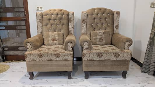 Motly Foam 7 Seater Sofa Set | Just like New With