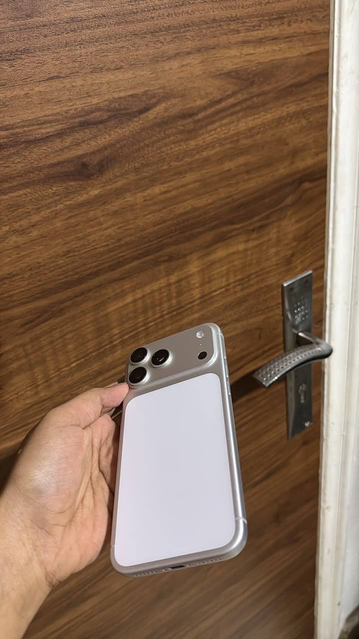 Apple iPhone 17 Pro Max 5